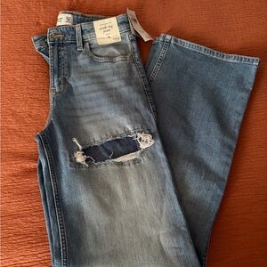 Girls Abercrombie and Fitch distressed jeans NWT